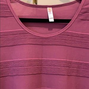 LuLaRoe Classic with pin tucks. Size S.